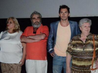   Paco León ejerce de padrazo 