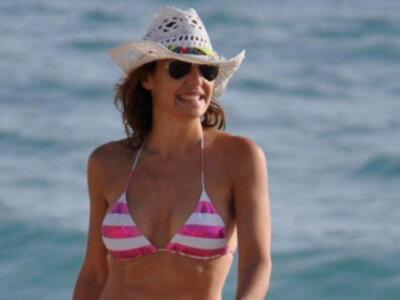 Raquel Revuelta disfruta en bikini de las playas de Cádiz, en plena forma física