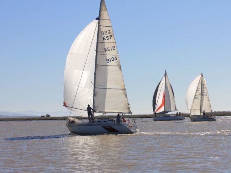 El 'Idefix' se proclama vencedor del 47º Ascenso a vela del río Guadalquivir