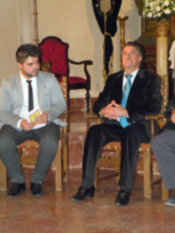 Provincia.El Profesor e Historiador D. Manuel Morales Morales, pronuncio una disertación, sobre el canto de la Sentencia de Pilatos en la Hermandad de Jesús Nazareno de Alcalá del Río.