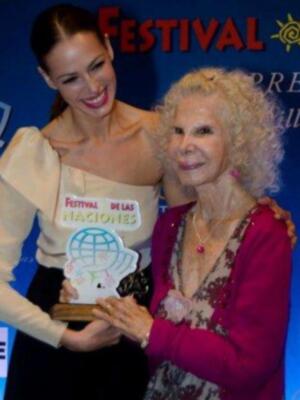 Eva González, la mejor mediadora entre la duquesa de Alba y los Rivera