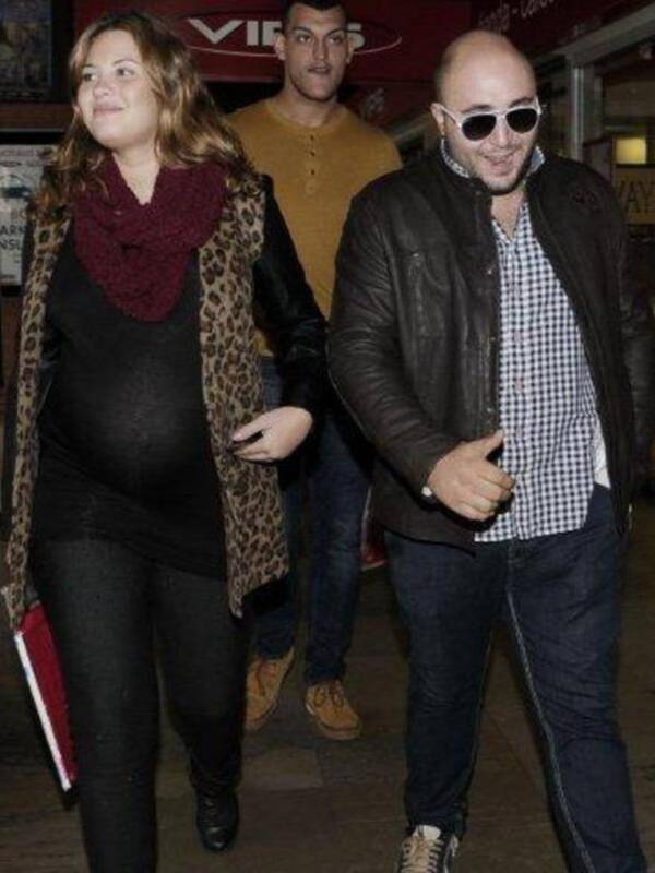 Kiko Rivera y Jessica Bueno salen de la clinica tras ser  padres  