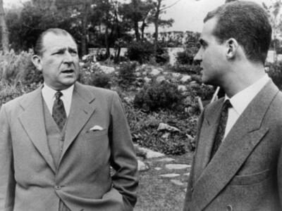 Los duques de Alba asisten a la presentación de  la biografía del rey