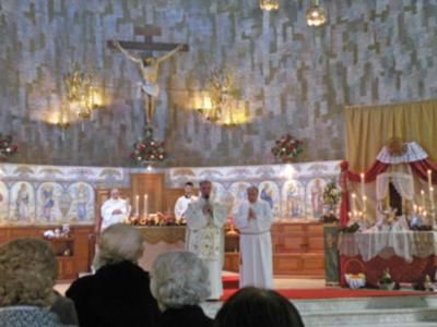 Sevilla. Misa del día de Reyes en la parroquia de Sta. María de las Flores de Sevilla.