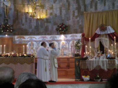 Sevilla. Misa del día de Reyes en la parroquia de Sta. María de las Flores de Sevilla.