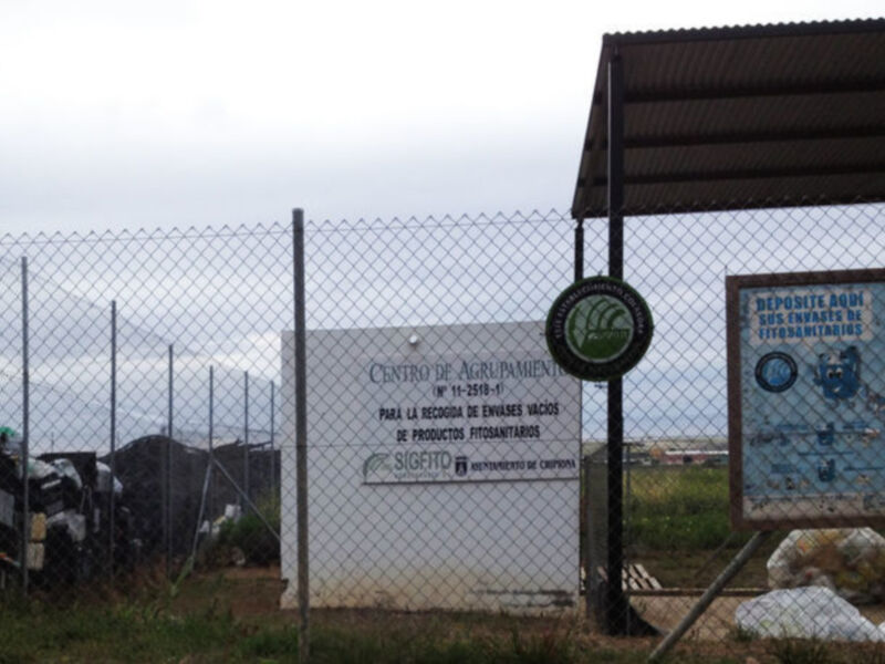 El centro de La Loma recoge 3255 kilos de envases fitosanitarios durante el año 2012(Chipiona)