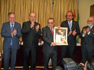  Sevilla.El Ateneo reconoció la labor de Caritas Diocesana con  la medalla de Oro  de su instituición.