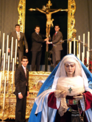 Provincia. Procesión claustral de los titulares de la Hermandad de Vera-cruz de Alcalá del Río.