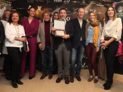 Kiko Rivera muy cariñoso con su cuñada Eva González