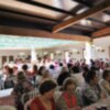 Un centenar de mayores de Chipiona visitaron el jueves la Feria de la Primavera de Rota en un viaje organizado por el Ayuntamiento
