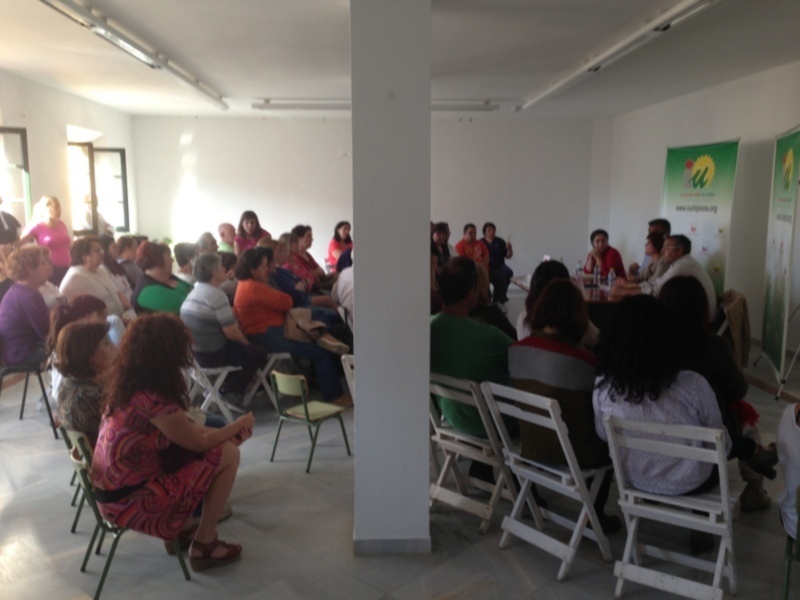 Alta participación en el encuentro con Inmaculada Nieto y Manuel Cárdenas (Chipiona)