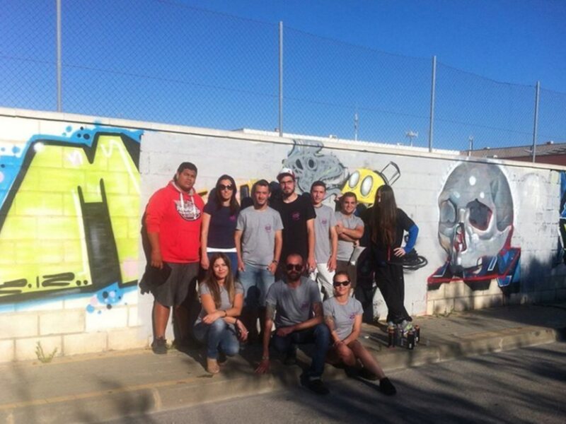 Juventud realiza un taller de grafiti contra el tabaco dentro del programa Chipiona sin drogas