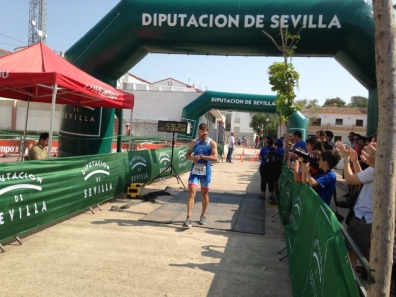 Francisco Javier Macías y Rocío Espada conquistan el X Triatlón Cross Castillo de las Guardas