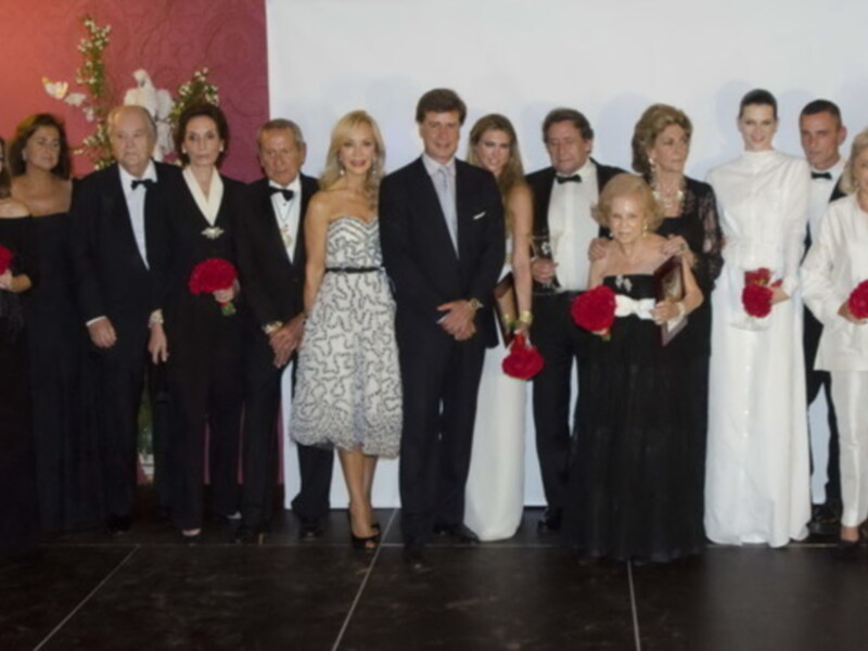 Gran fiesta de la pajarita y las parejas en Sevilla 