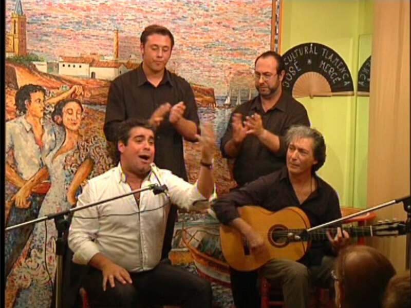 Chipiona abre el programa de cooperación cultural con la fuerza y el carácter del gaditano Raúl Gálvez