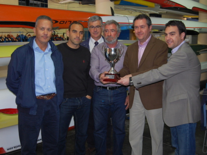 Respaldo institucional al Club Piragüismo Triana