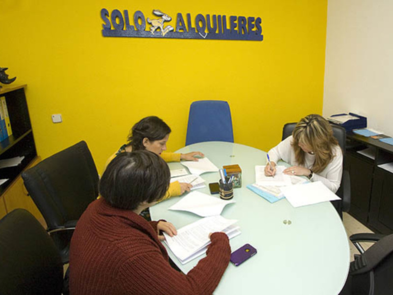 La franquicia Solo Alquileres gestionó 3.800 contratos de alquiler en 2013 y quiere acabar 2014 con 5.000