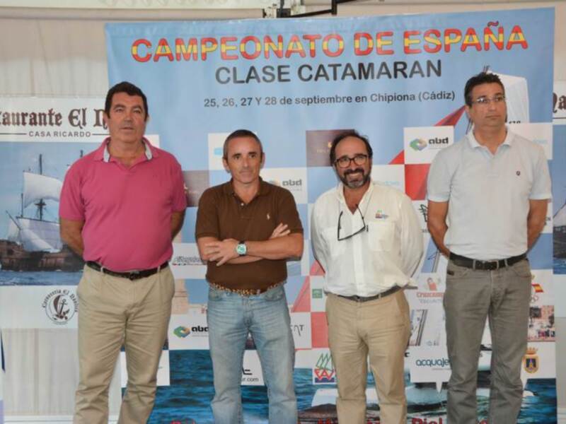 Chipiona prolonga su temporada turística con un Campeonato de España de Catamaranes esta semana