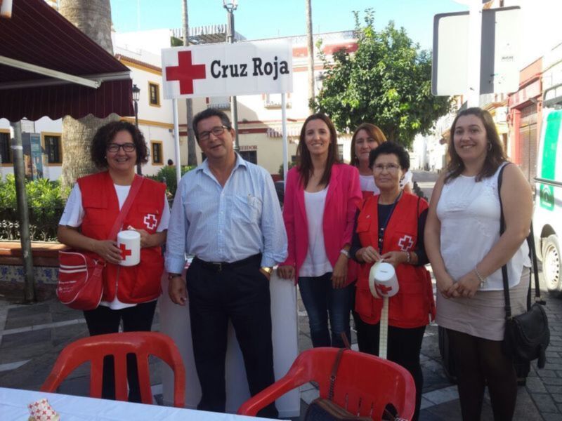 Cruz Roja ha celebrado hoy el Día de la Banderita reclamando el apoyo a la infancia(Chipiona) 