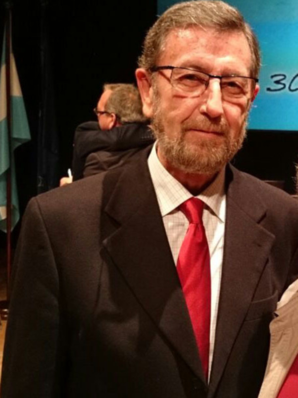 Gracia Navarro respalda  la Educación de Adultos en su 30 aniversario.-
