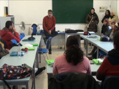 60 jóvenes desempleados asisten a una charla informativa sobre una oferta de becas de formación y empleo en Alemania