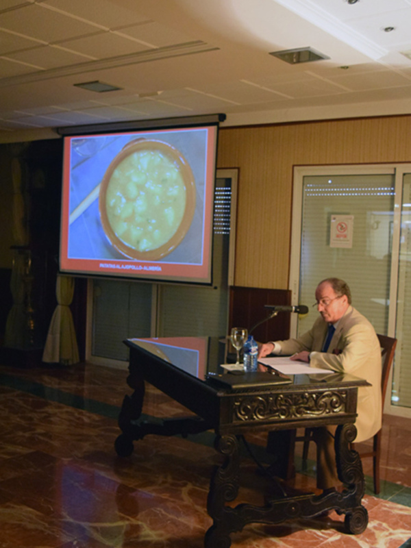 Sevilla.Conferencia sobre Gastronomía Andaluza por José Miguel Valderrama Esparza.