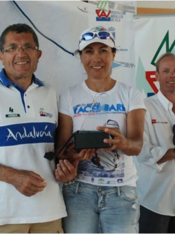 Paco Manchón y Mª Antonia Domínguez, al frente de la flota sevillana en el Europeo de Raceboard
