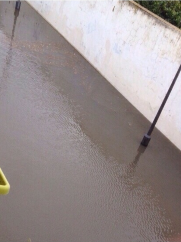 La parlamentaria  de Izquierda Unida, Inmaculada Nieto, acude a Chipiona para entrevistarse con varios vecinos afectados por inundaciones