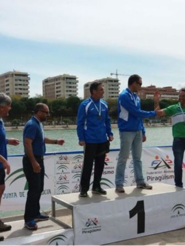 El Campeonato de Andalucía de barcos de equipo, para el Club Piragüismo Triana