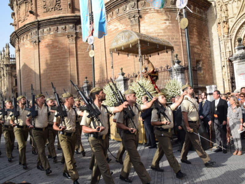 Procesión de la Virgen de los reyes, Patrona de la Ciudad y de la Diócesis de Sevilla.