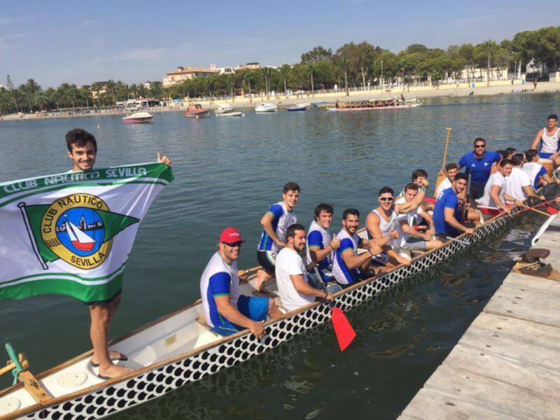 El Náutico Sevilla brilla en el Festival internacional de barcos de dragón de Los Alcázares