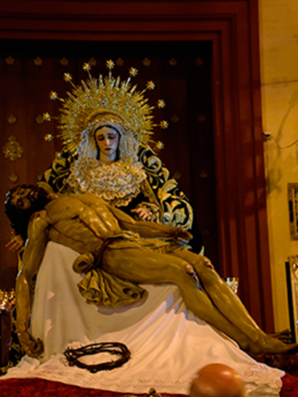 El Baratillo realizó el traslado de sus titulares a la Iglesia de San Jorge.