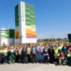 Los empleados de la fábrica de HEINEKEN España en Sevilla se han reunido esta mañana en el jardín de la factoría cervecera para dar el pistoletazo de