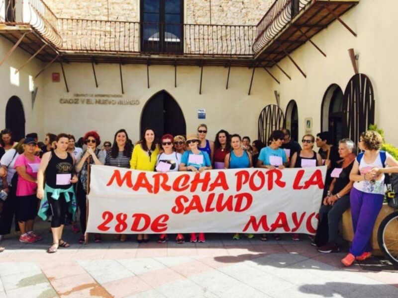 Una marcha y actividades físicas junto al mar llaman a reflexionar sobre la importancia incidir en la mejora de la salud de las mujeres