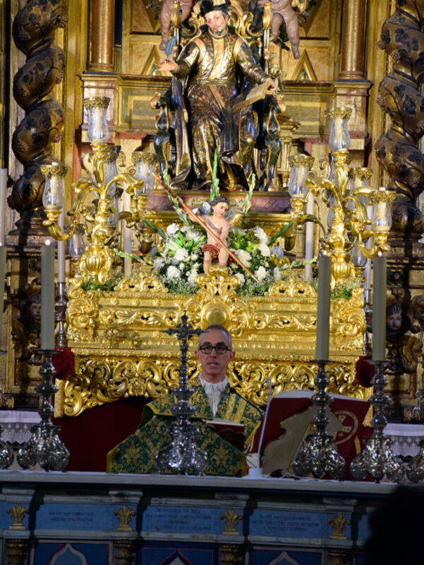 Procesión de traslado del Santo Patrón de Alcalá del Río.