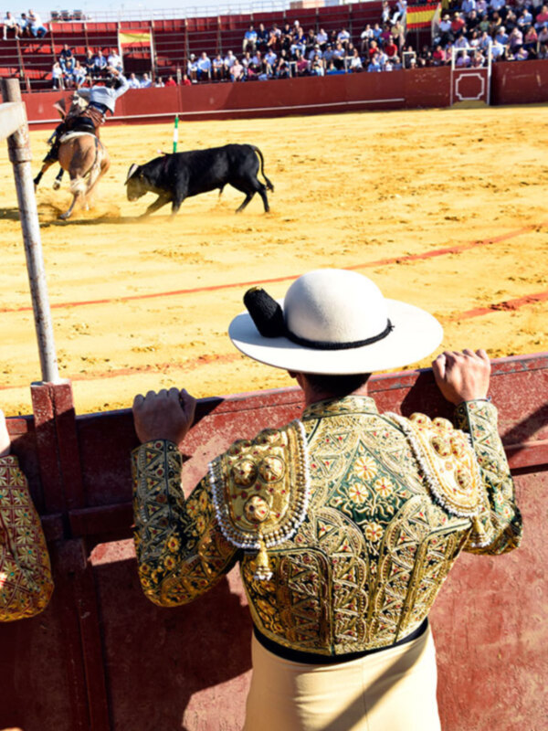 Corrida de toros homenaje a Ramón  Soto Vargas en su pueblo natal Camas.