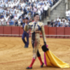 Talavante triunfa en el cierre de San Miguel y Rafael Serna resulta herido