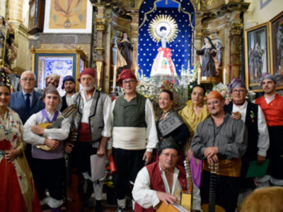 Un cuadro de jota  aragonés amenizó la santa misa en honor a la Virgen del Pilar en el Santo Ángel.