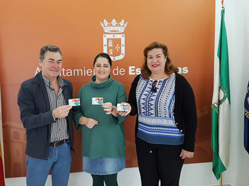 El secretario de la Asociación de Donantes de Sangre, Órganos y Tejidos, Jesús Pachón, ha mantenido una reunión en la mañana de hoy con la alcaldesa d