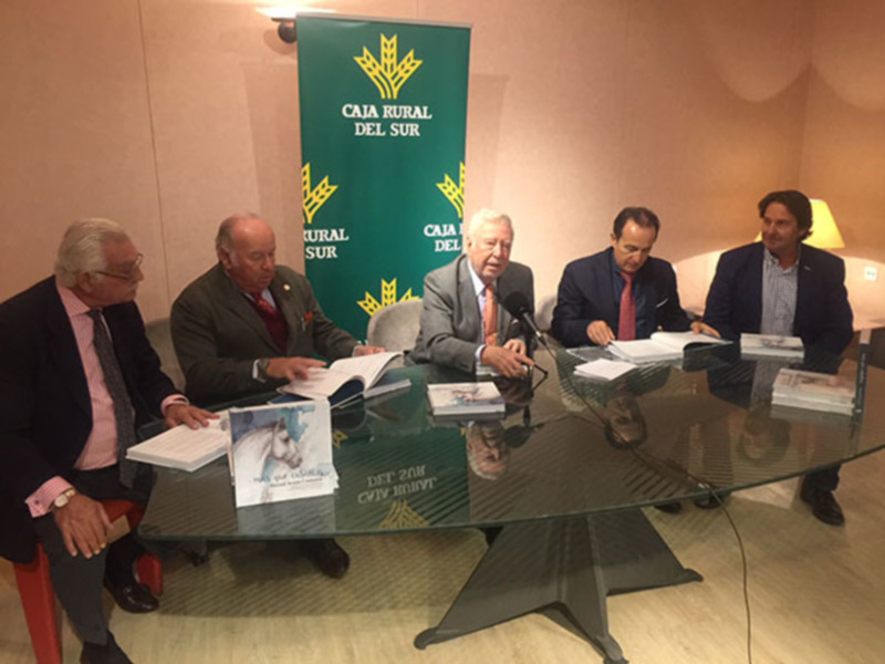 El libro ‘Más que caballos’, editado por Fundación Caja Rural del Sur,  recrea en SICAB su vínculo con el hombre
