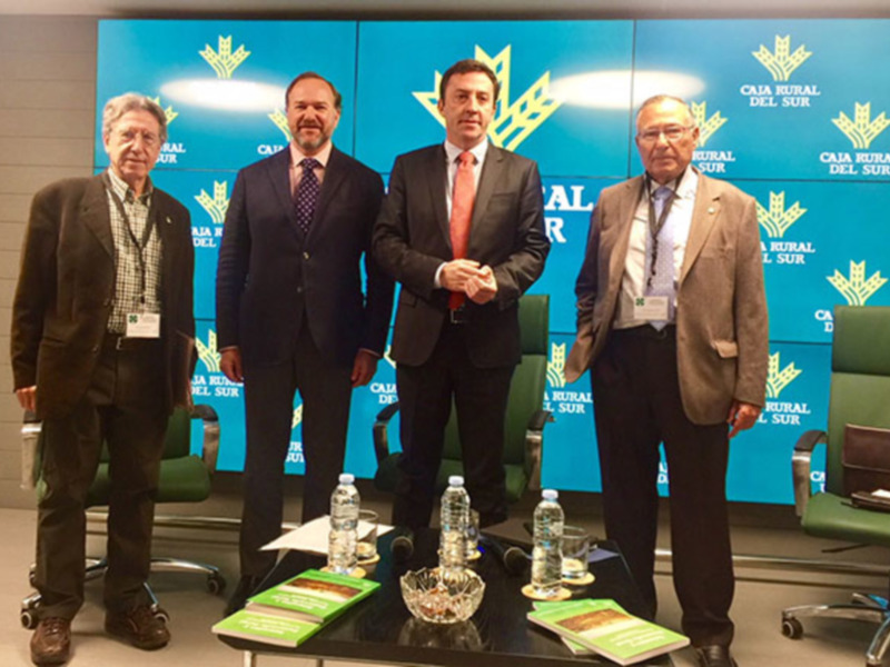 El presidente de Caja Rural del Sur destaca el importante papel del Servicio de Extensión Agraria para la modernización de la agricultura andaluza