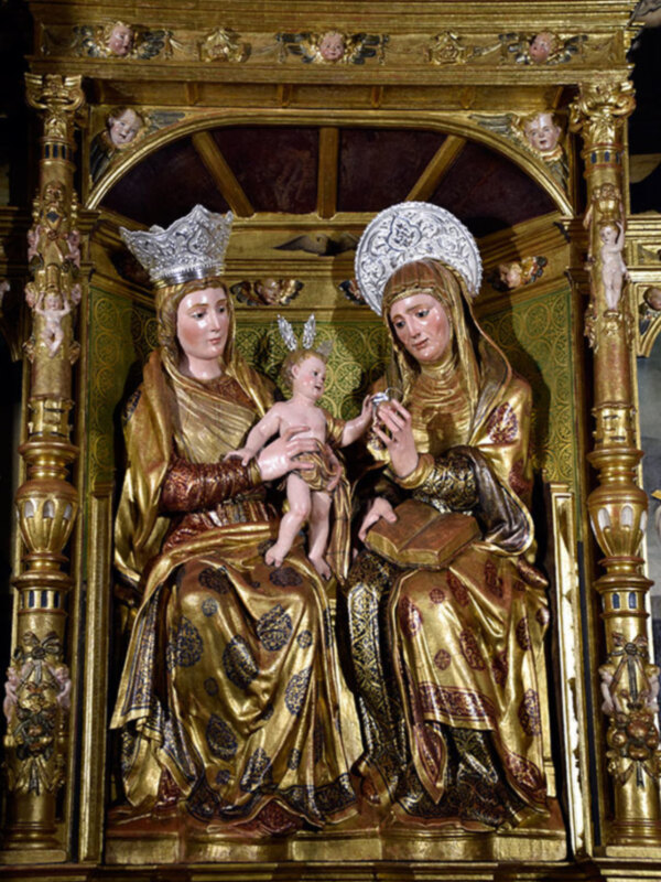 Los fieles sufragan la restauración del retablo  del Siglo XVI de Santa Ana en Alcalá del Río