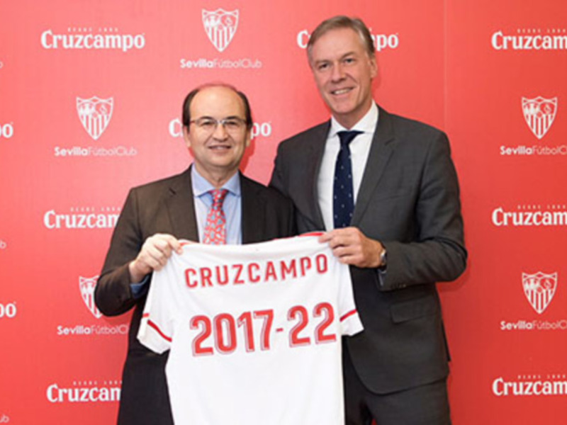 Cruz Campo renueva su patrocinio con el Sevilla FC 5 temporadas más