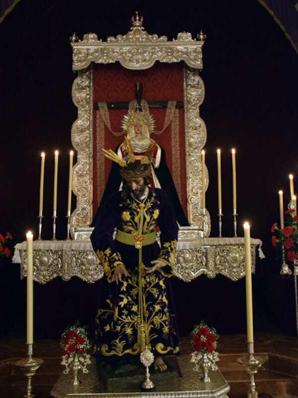 Eucaristía y Besamanos a Jesús el Nazareno.