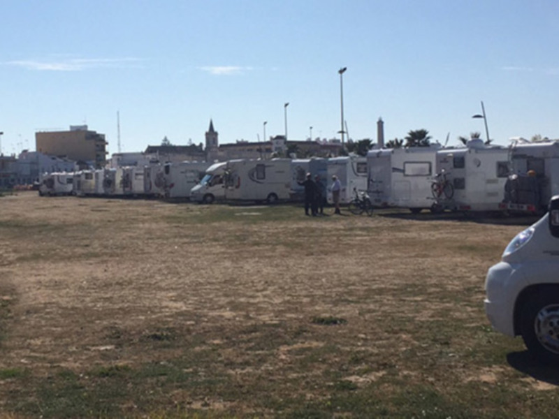 Ciudadanos Chipiona solicita información al respecto del “parking" de autocaravanas en la Cruz del Mar.