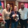 El Ayuntamiento de Chipiona reconoce los méritos de la campeona de España de fútbol sala Sandra García Porras