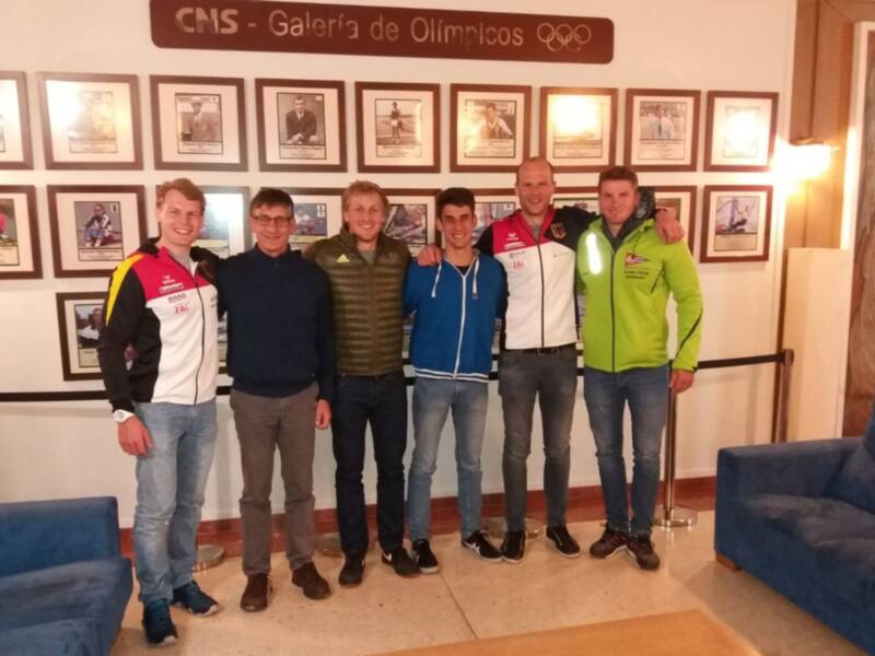 El equipo olímpico alemán de piragüismo, en el Club Náutico