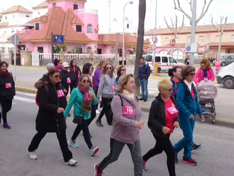 La Marcha solidaria 'Anda por tu salud' celebró el sábado su segunda edición tras el aplazamiento por la lluvia