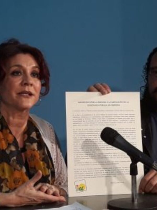 La dirección provincial de IU respalda la campaña de IU Chipiona por la mejora de la educación pública