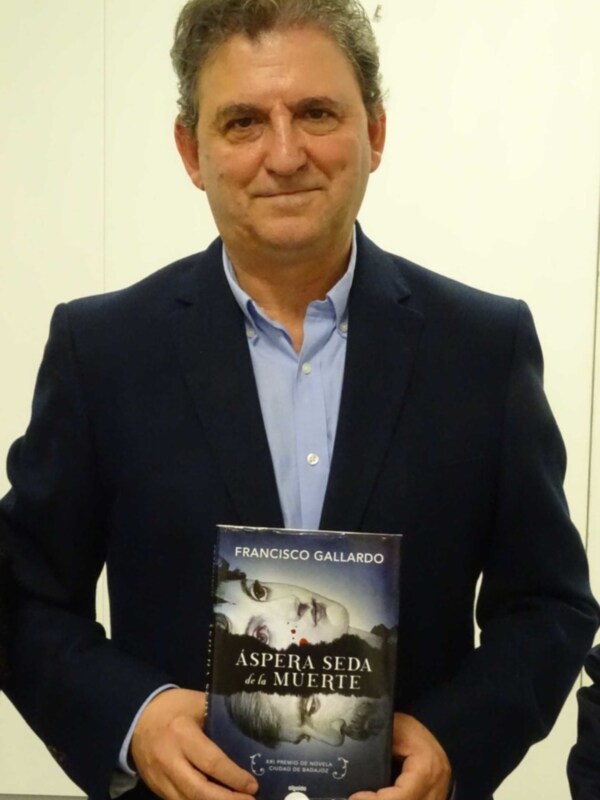Francisco Gallardo presentará en Chipiona el 26 de julio su nueva novela 'Áspera seda de la muerte'